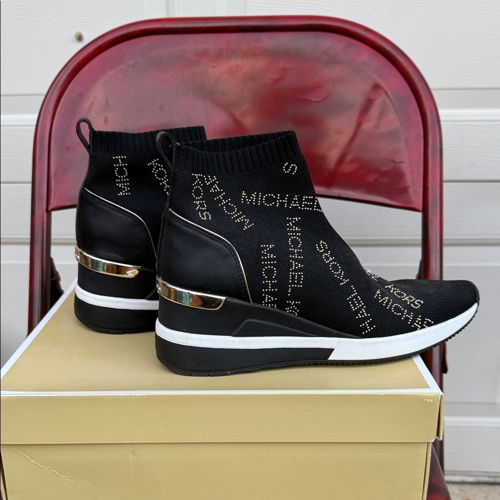 Michael Kors Black and Gold Knit Sneakers with Box - Picture 7 of 9